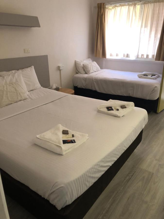 Ben Hall Motor Inn Форбс Экстерьер фото
